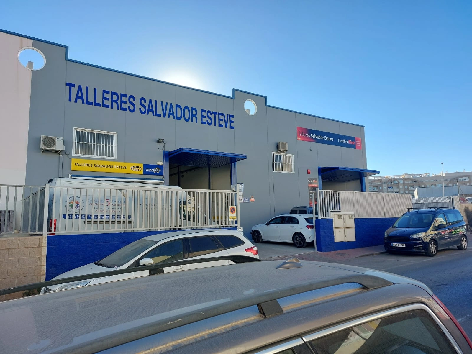 Imagen del taller de chapa y pintura